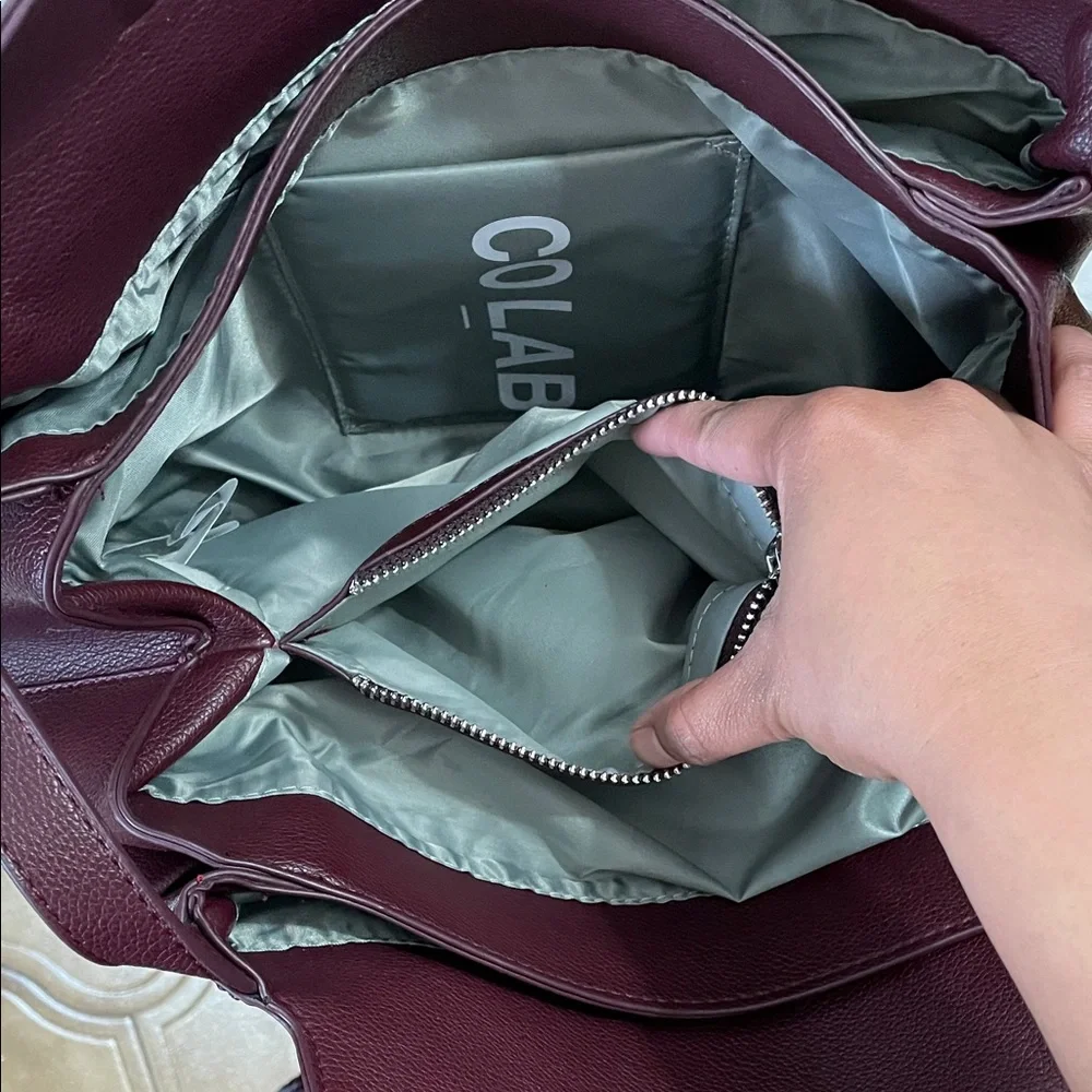 Elegant Burgundy Shoulder Bag - Picture 5 of 16